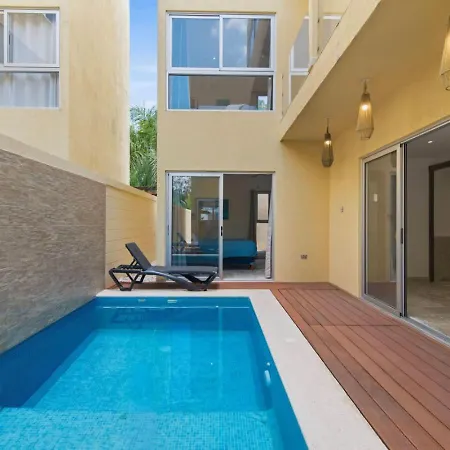 Paradise - Private Pool & Rooftop Deck