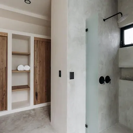 Aion Amazing 5 Bdr 3 Pools And Roof Villa *