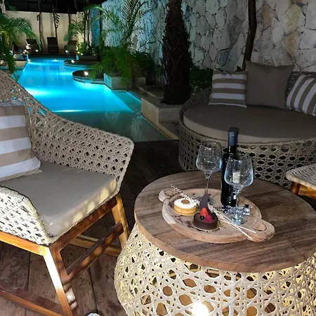Holiday home Luxury Oasis! 2 Poolsprivate & Swimupfree Extras