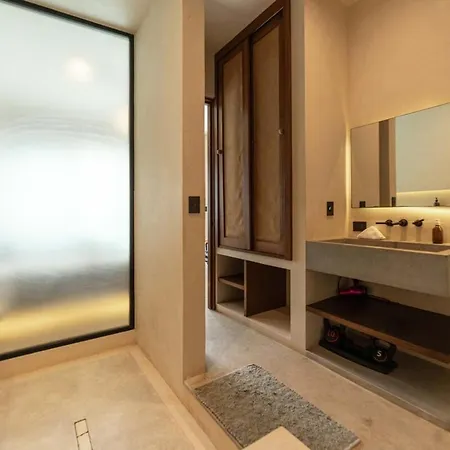 Boho Chic 5 Bedroom Private Pool & Roof Bar *