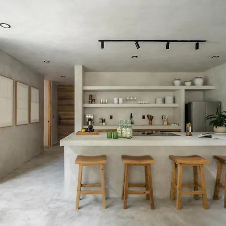 Aion Amazing 5 Bdr 3 Pools And Roof *