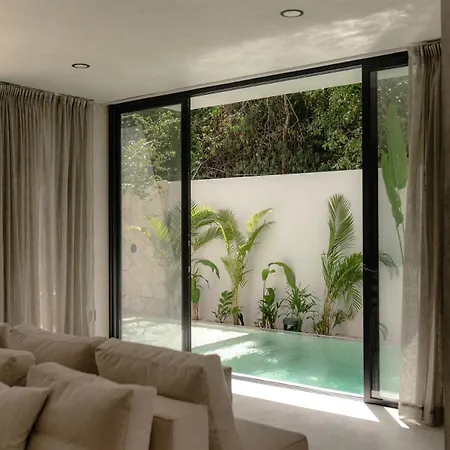 Aion Amazing 5 Bdr 3 Pools And Roof *