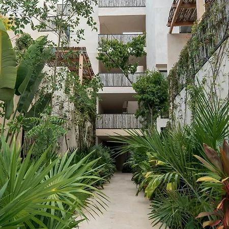 2-story Penthouse With Private Jacuzzi 5 Min Apartment *