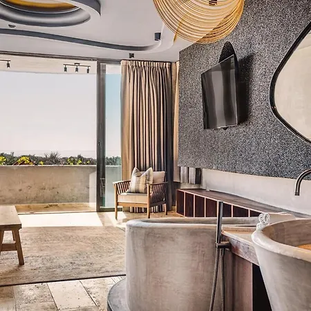 Beachfront 3br Penthouse W Private Pool Hot Tub & Gym * Tulum