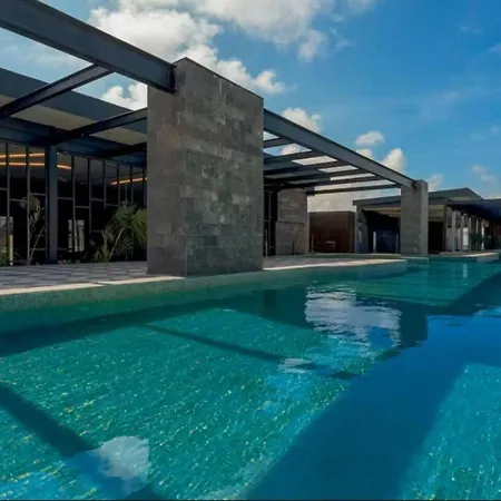 Apartment Beachside Penthouse Private Pool And Hot Tub *