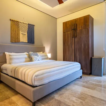 Beachside Penthouse Private Pool And Hot Tub Apartment *