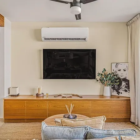 Quiet 2br Penthouse W Private Pool And Gym, Cowork
