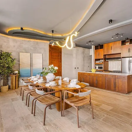 Beachfront 3br Penthouse W Private Pool Hot Tub & Gym Apartment