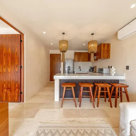 Modern 1br W Private Jacuzzi Pool Balcony