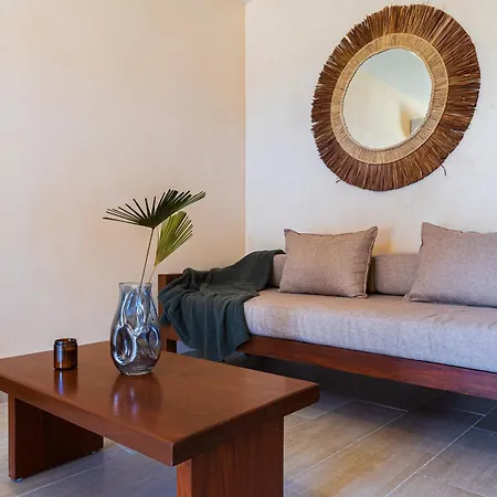Apartment 2 Bedrooms, Rooftop & Pool At La Veleta *