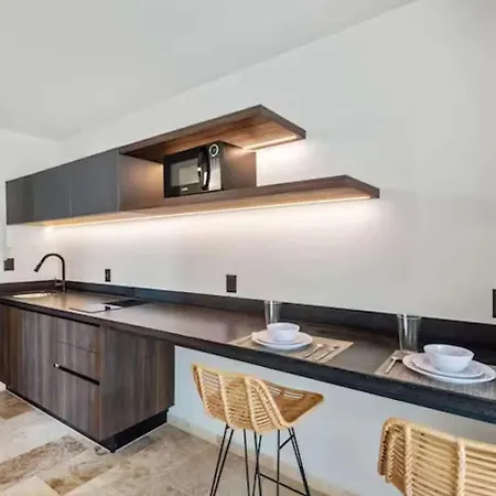 1st Flr Chic Jungle - Priv Pool Steam & Gym Apartment *
