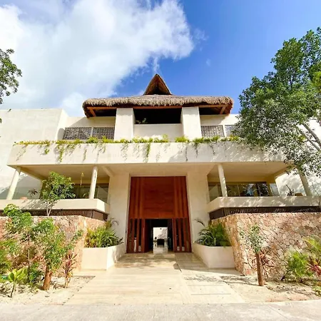 Apartment Chic Retreat With Wellness Amenities