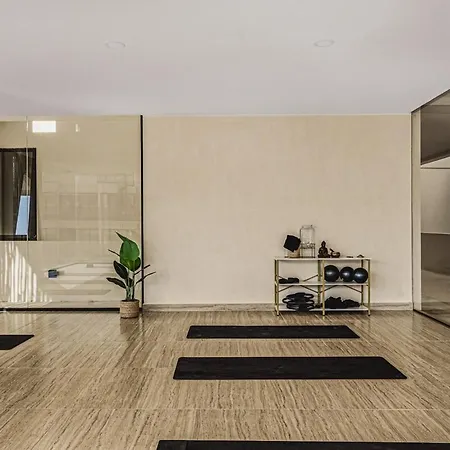 Quiet 2br Penthouse W Private Pool And Gym, Cowork