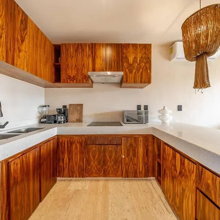 Modern 1br W Private Jacuzzi Pool Balcony Apartment