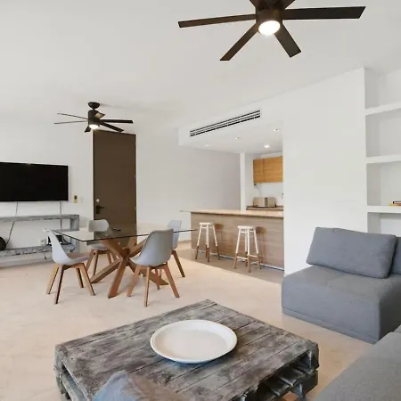 Apartment Unwind In | Pool & Private Patio