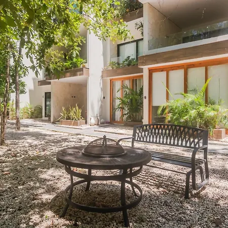 Tullum Bee * Tulum