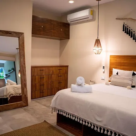 Apartment Hideaway With Private Pool *