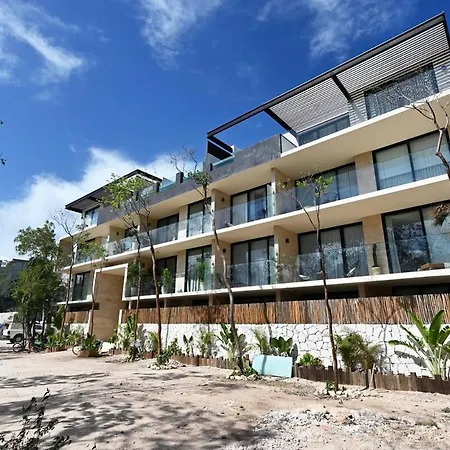 Swim Up Pool Beachclub Rooftop Apartment Tulum