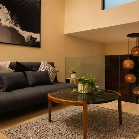 Beautiful Penthouse With Private Rooftop Pool Apartment *