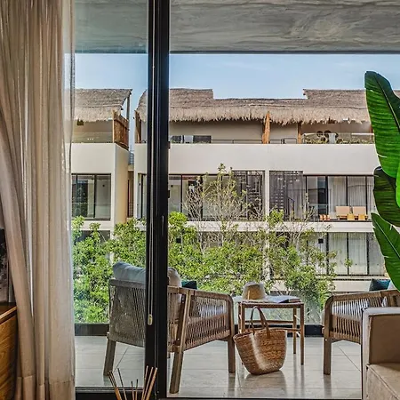 Apartment Quiet 2br Penthouse W Private Pool And Gym, Cowork *