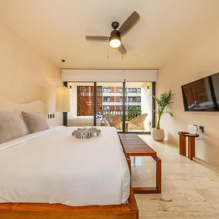 Apartment Peaceful Retreat With Hot Tub And King Bed