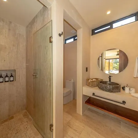 Modern 1br W Private Jacuzzi Pool Balcony Apartment *