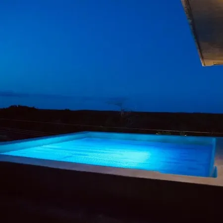 Luxury 3br Penthouse Jungle Views & Jacuzzi