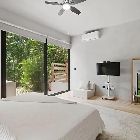 Elegant King | Private Plunge Pool Apartment