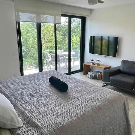 Black House - Modern 3br With Private Pool