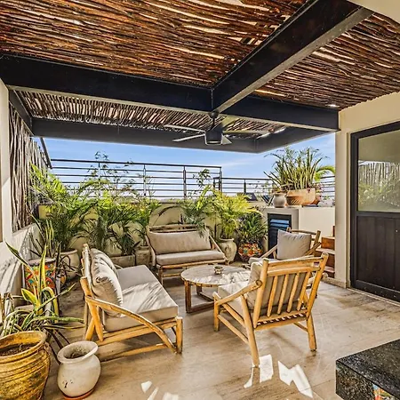 Serene 3br Penthouse W Private Pool | Roof | Gym Apartment *