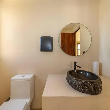 Apartment Modern 1br W Private Jacuzzi Pool Balcony