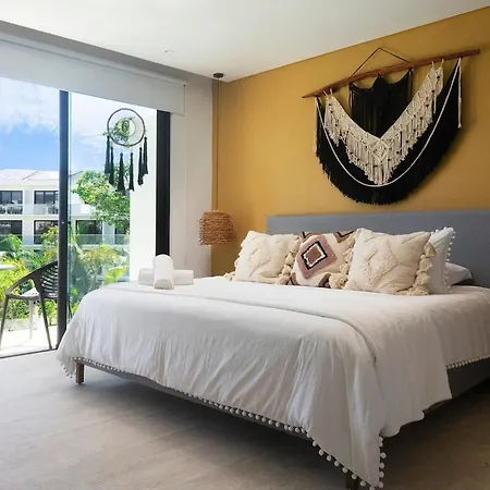 Apartment Spectacular In Complex, Pool, Gym *