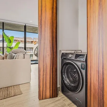 Apartment Quiet 2br Penthouse W Private Pool And Gym, Cowork *