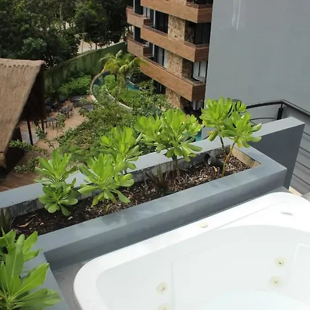 2 Bed Penthouse Private Rooftop Apartment *