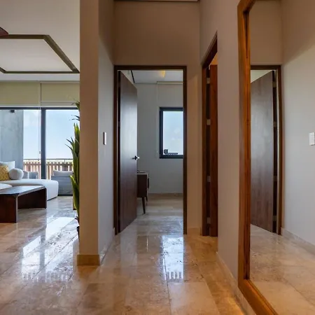 Apartment Beachside Penthouse Private Pool And Hot Tub *
