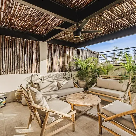 Serene 3br Penthouse W Private Pool | Roof | Gym Apartment *