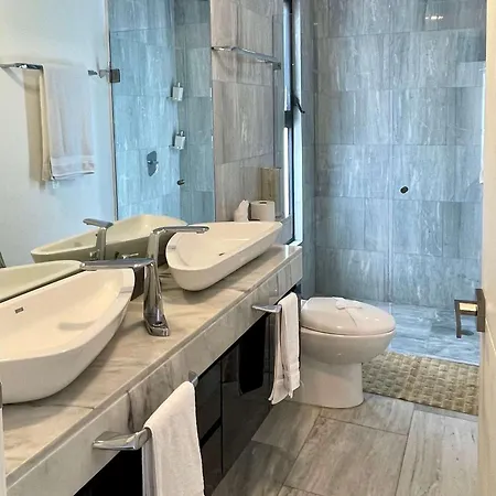 Black House - Modern 3br With Private Pool *