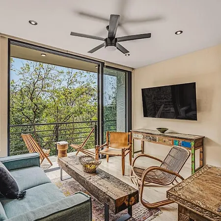 Serene 3br Penthouse W Private Pool | Roof | Gym Apartment