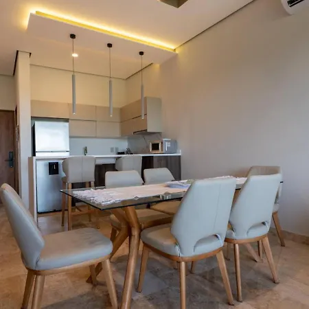 Beachside Penthouse Private Pool And Hot Tub Apartment