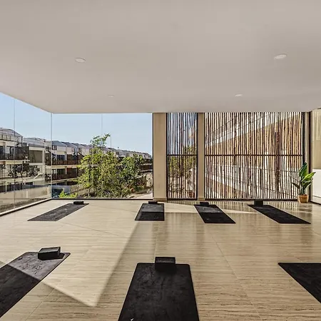 Apartment Quiet 2br Penthouse W Private Pool And Gym, Cowork *