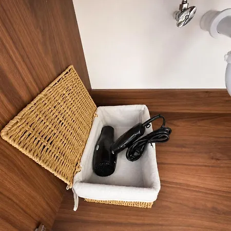 2-story Penthouse With Private Jacuzzi 5 Min Apartment