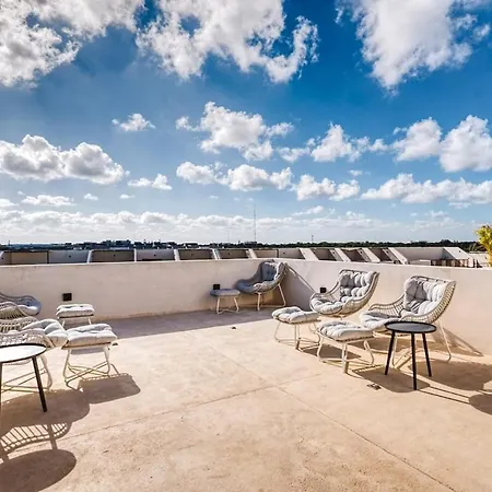 Apartment Quiet 2br Penthouse W Private Pool And Gym, Cowork *