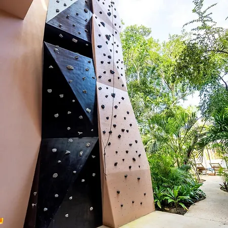 Aflora Wellness & Luxury Escape *