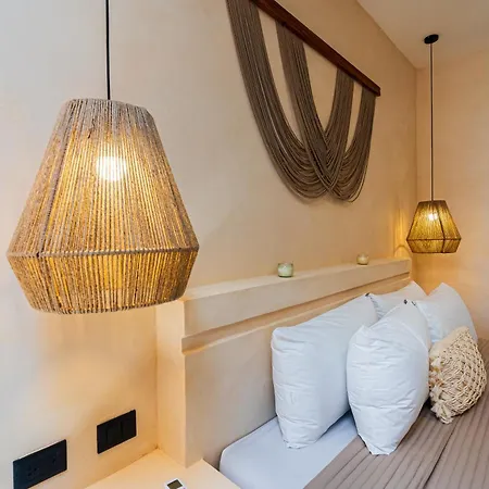 Apartment 2 Bedrooms, Rooftop & Pool At La Veleta