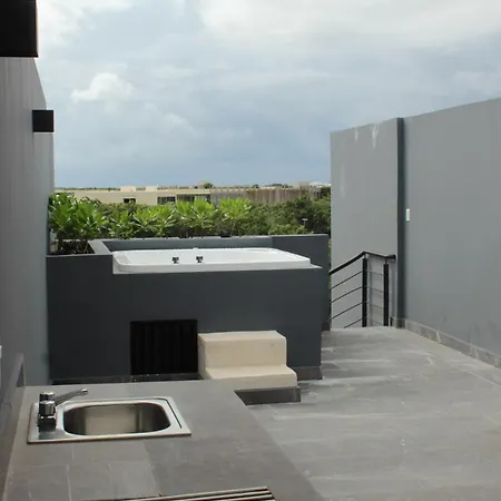 2 Bed Penthouse Private Rooftop