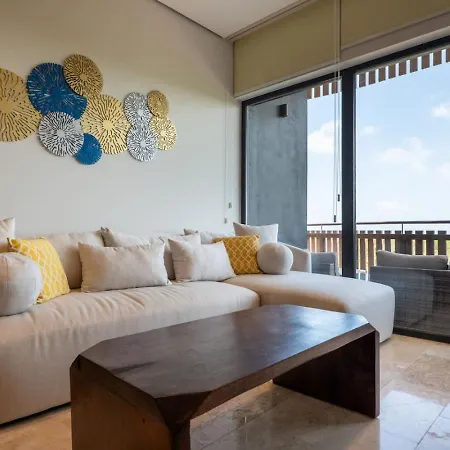 Beachside Penthouse Private Pool And Hot Tub Apartment