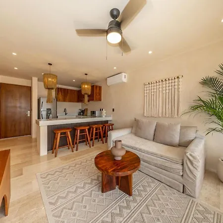 Apartment Modern 1br W Private Jacuzzi Pool Balcony