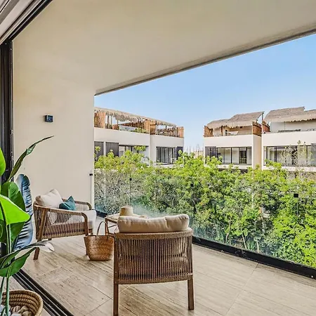 Quiet 2br Penthouse W Private Pool And Gym, Cowork