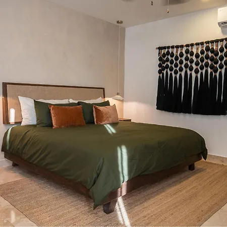 2-story Penthouse With Private Jacuzzi 5 Min *