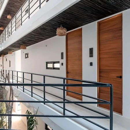 With Private Plunge Pool And Rooftop *
